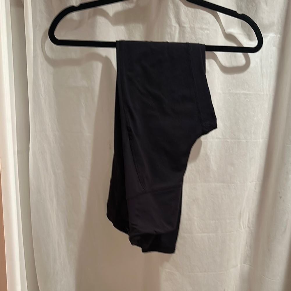 Women’s Black Leggings small zipper pocket in back